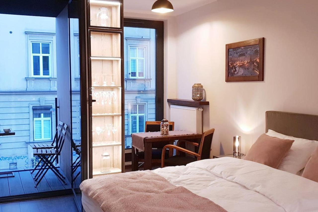 Boutique 108 - Old City, Luxury Apt. With A Garage Krakau Exterior foto